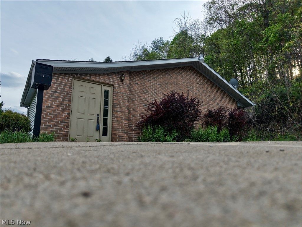 62770 Barnesville Hendrysburg (State Route 800) Road Barnesville OH 43713
