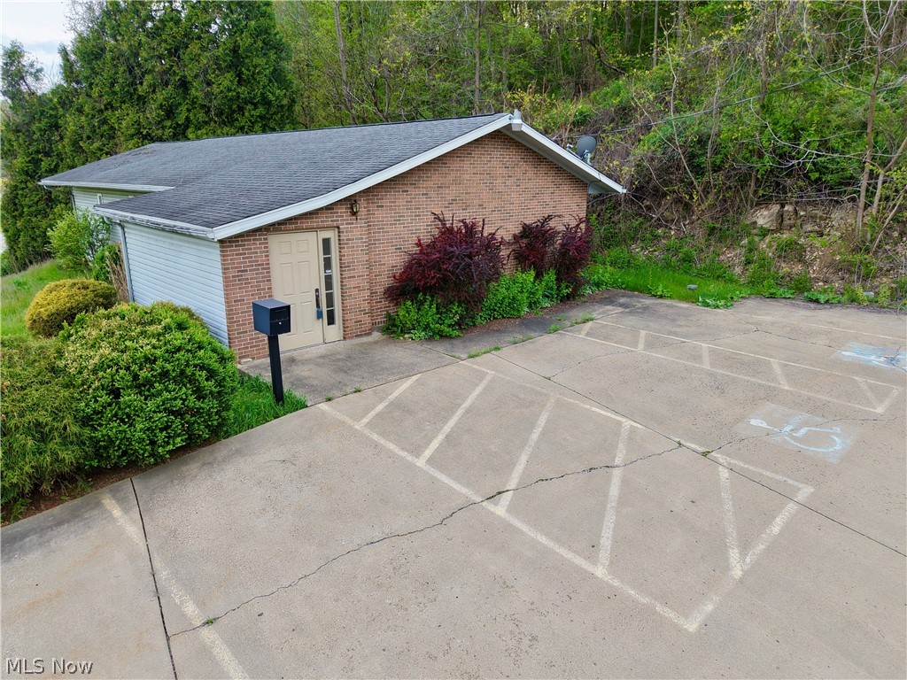 62770 Barnesville Hendrysburg (State Route 800) Road Barnesville OH 43713
