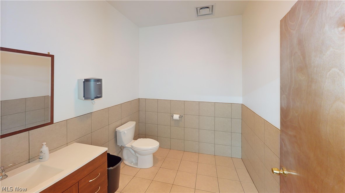 964 N State Street Girard OH 44420