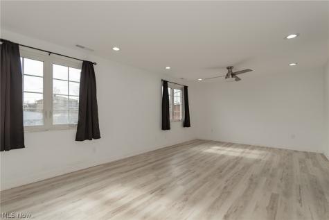 5393 Pearl Road Parma OH 44109