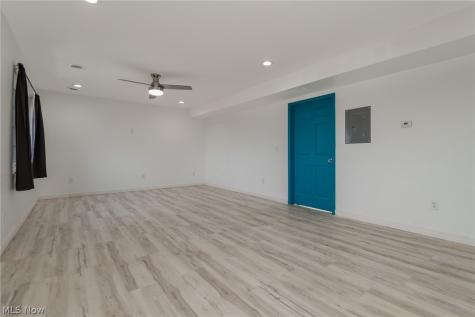 5393 Pearl Road Parma OH 44109