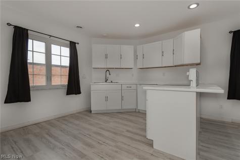 5393 Pearl Road Parma OH 44109