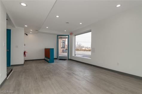 5393 Pearl Road Parma OH 44109