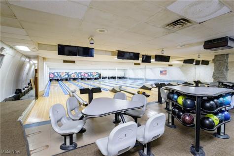 592 6th Street NW Carrollton OH 44615