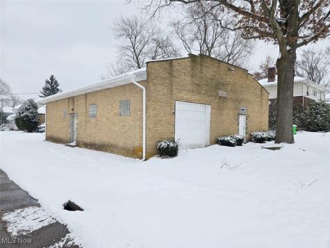 407 3rd Street NW Barberton OH 44203