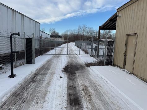 1920 S Main Street Akron OH 44301