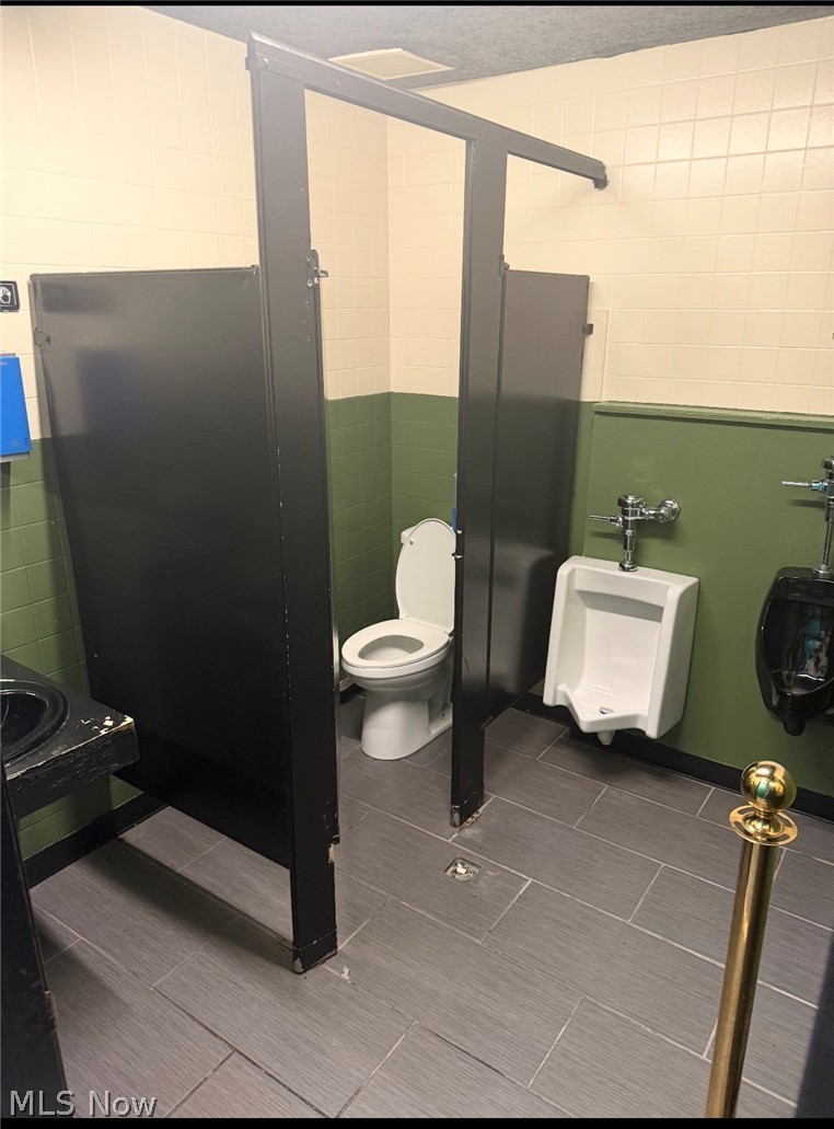 5517 Memphis Cleveland OH 44144