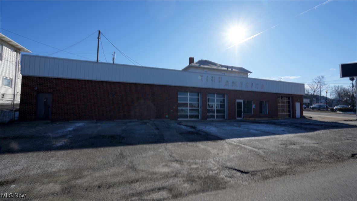 1105 Wheeling Avenue Cambridge OH 43725