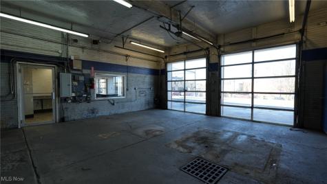 1105 Wheeling Avenue Cambridge OH 43725