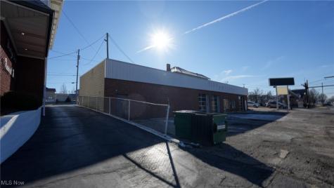 1105 Wheeling Avenue Cambridge OH 43725