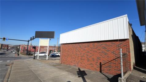 1105 Wheeling Avenue Cambridge OH 43725