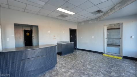 1105 Wheeling Avenue Cambridge OH 43725