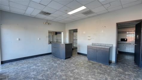 1105 Wheeling Avenue Cambridge OH 43725