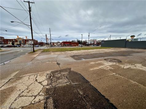 317 E State Street Alliance OH 44601