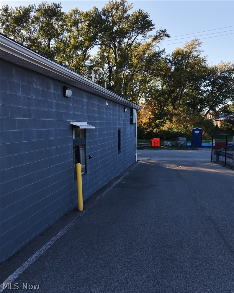 988 Harbor Street Conneaut OH 44030