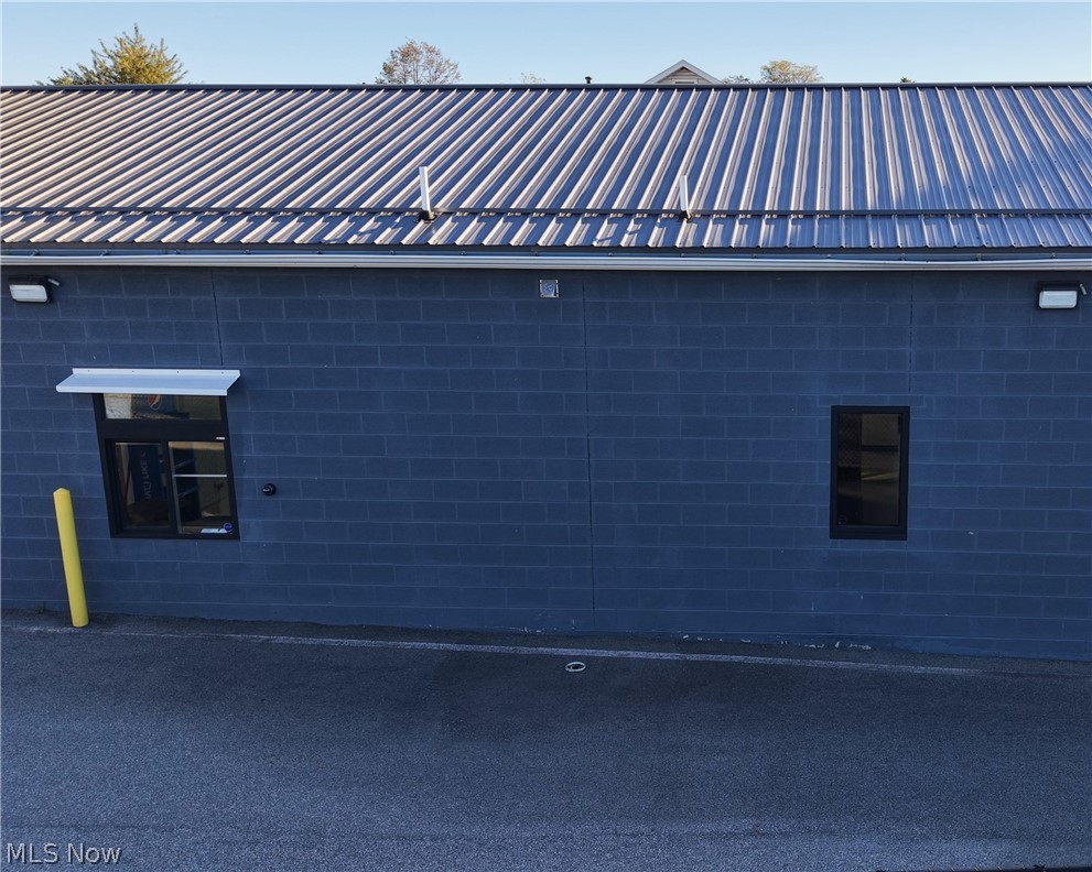 988 Harbor Street Conneaut OH 44030