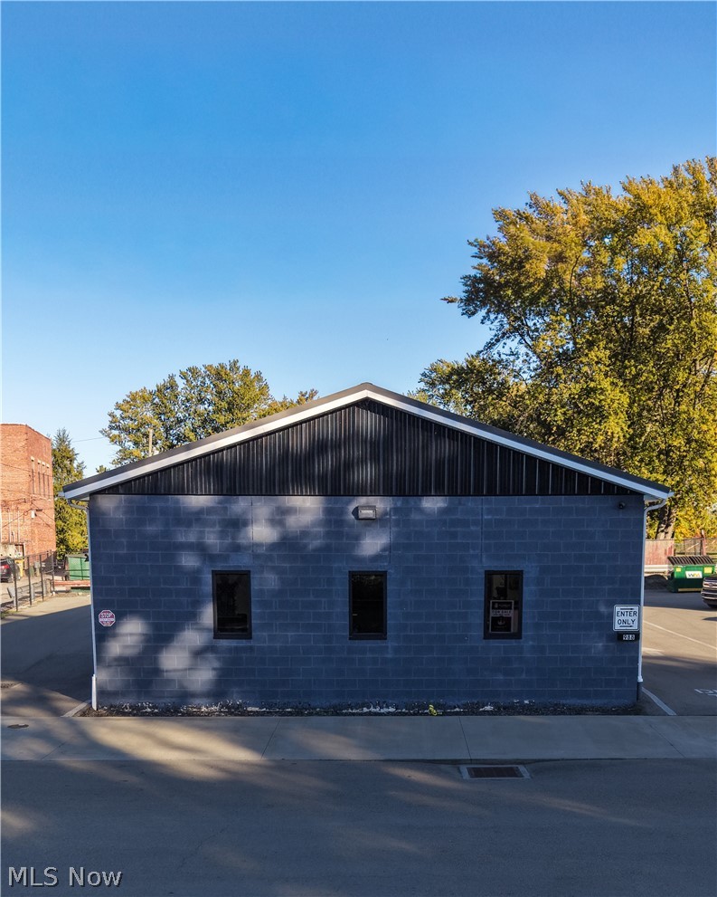988 Harbor Street Conneaut OH 44030