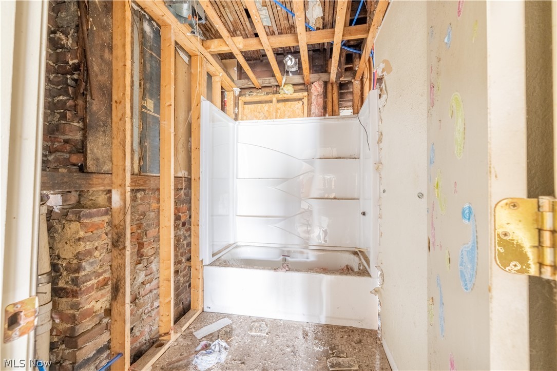 6928 Superior Avenue Cleveland OH 44103