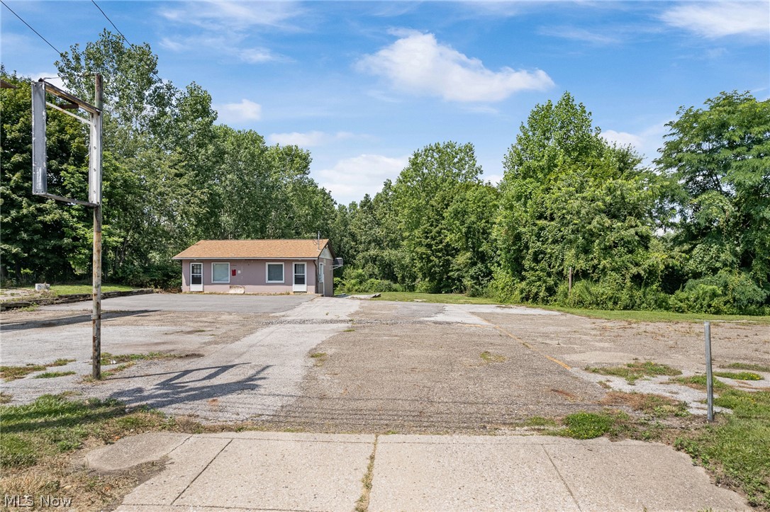 1818 S Arlington Street Akron OH 44306
