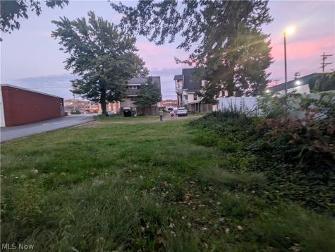17 E Erie Street Painesville OH 44077