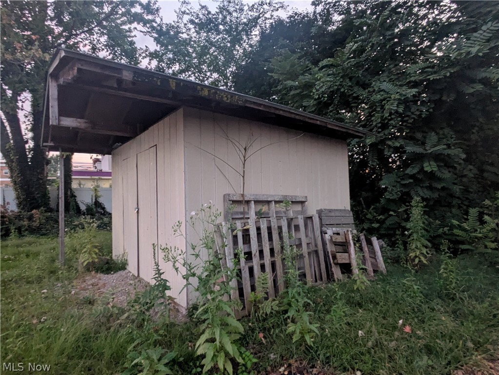 17 E Erie Street Painesville OH 44077