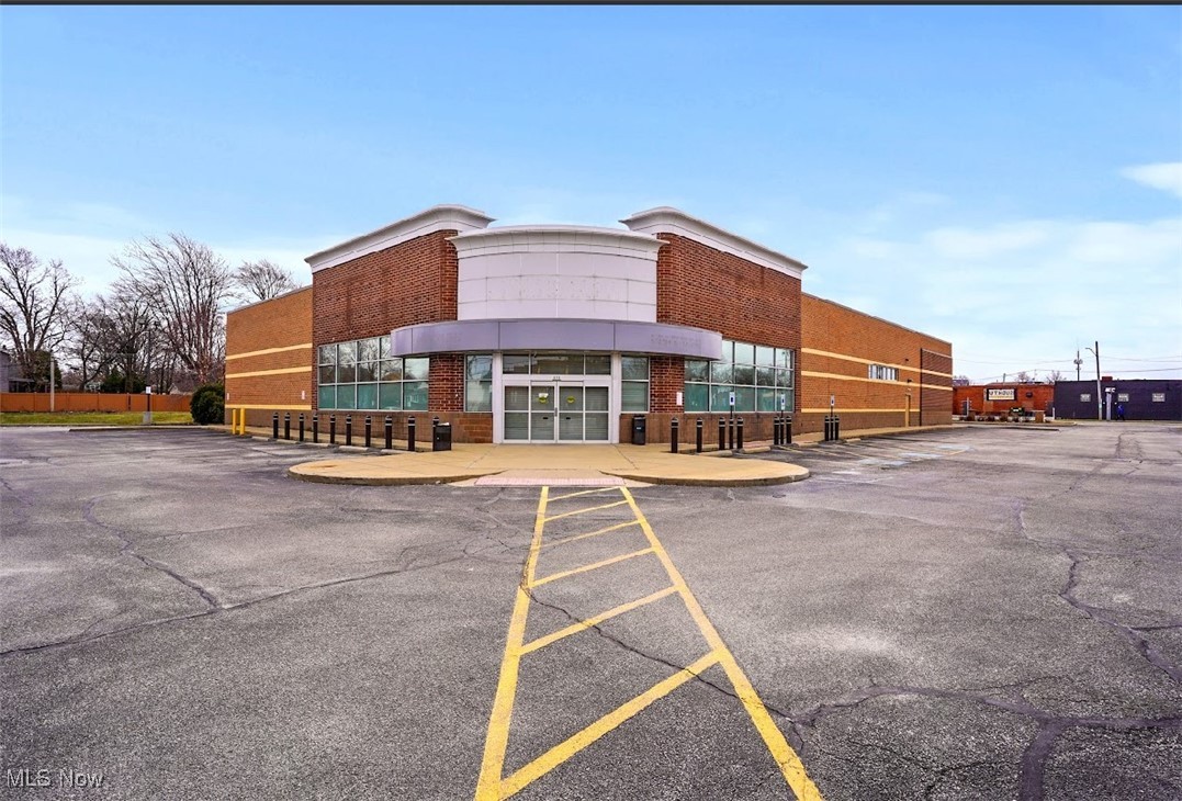 475 E 185th Cleveland OH 44119