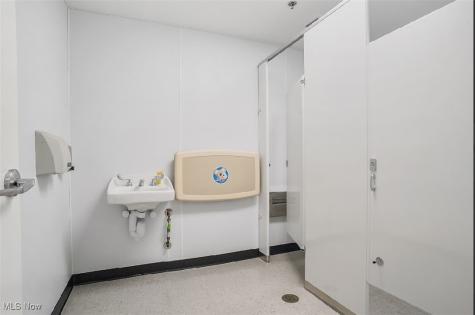 475 E 185th Cleveland OH 44119