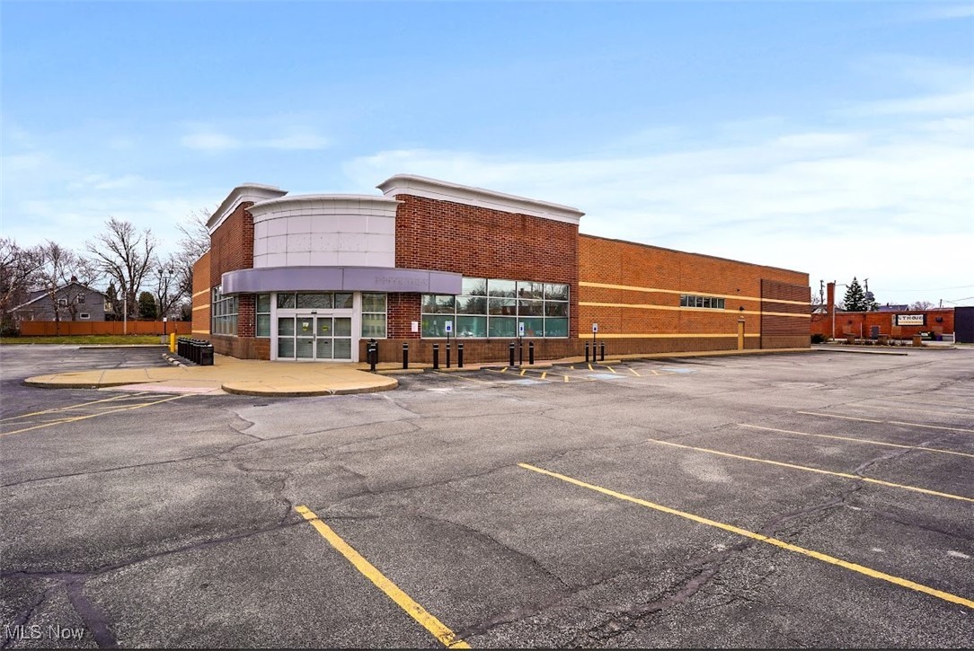 475 E 185th Cleveland OH 44119