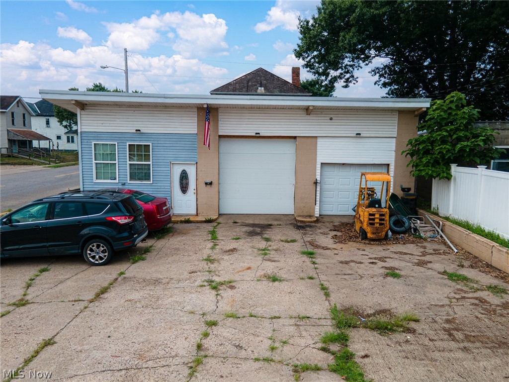 517 S 7th Street Coshocton OH 43812