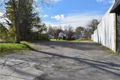 123-131 N Chestnut Street Jefferson OH 44047