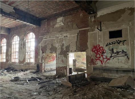 8910 Miles Park Avenue Newburgh Heights OH 44105