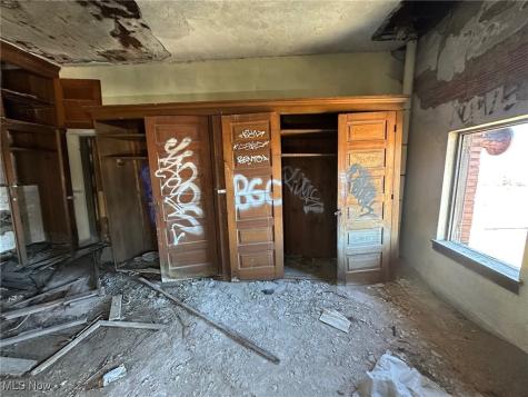 8910 Miles Park Avenue Newburgh Heights OH 44105