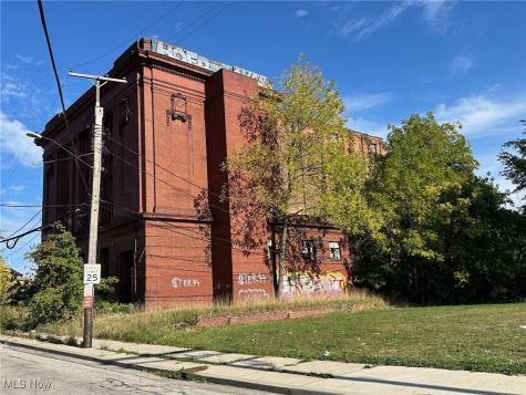 8910 Miles Park Avenue Newburgh Heights OH 44105