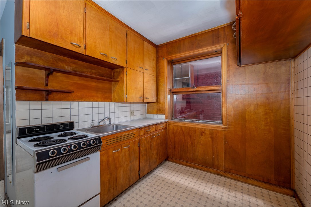 212 N Market Street Minerva OH 44657