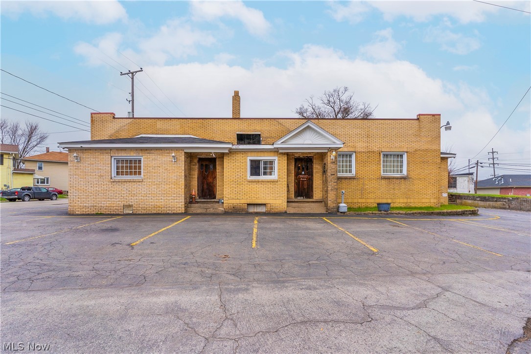 802 Standard Avenue Masury OH 44438