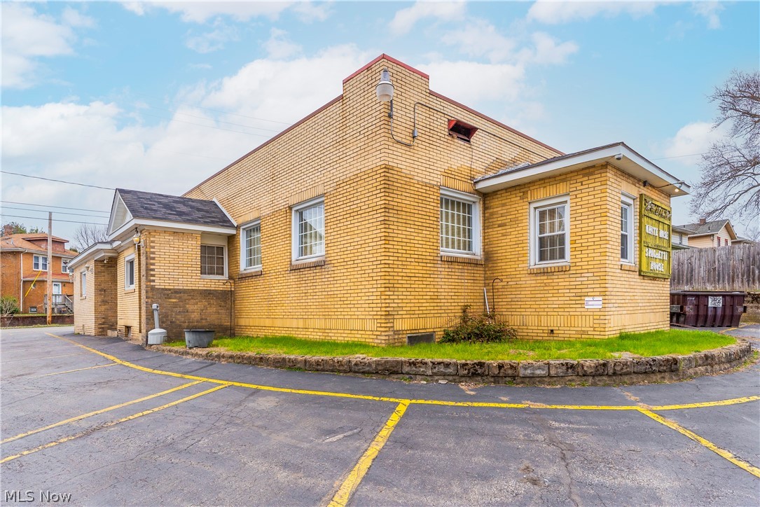 802 Standard Avenue Masury OH 44438