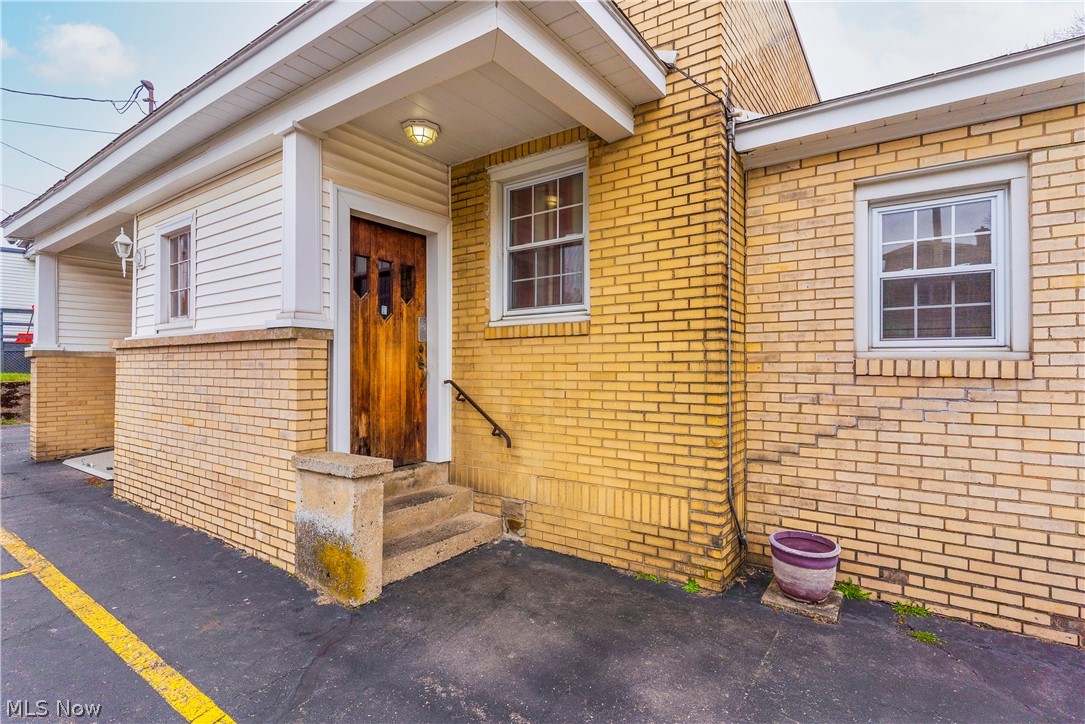 802 Standard Avenue Masury OH 44438