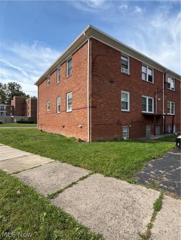 2443 Noble Road Cleveland Heights OH 44121