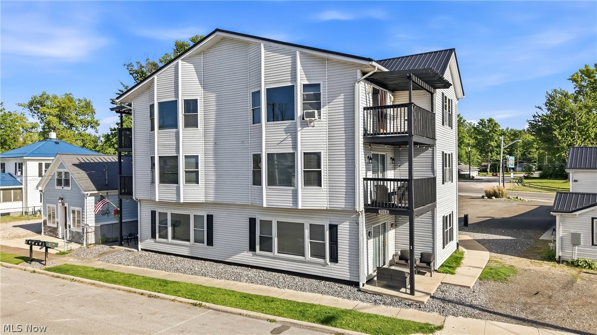 5214 Old Lake Road Geneva OH 44041