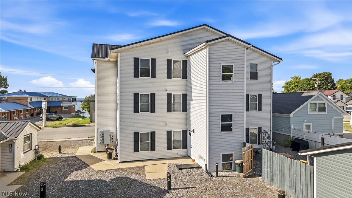 5214 Old Lake Road Geneva OH 44041