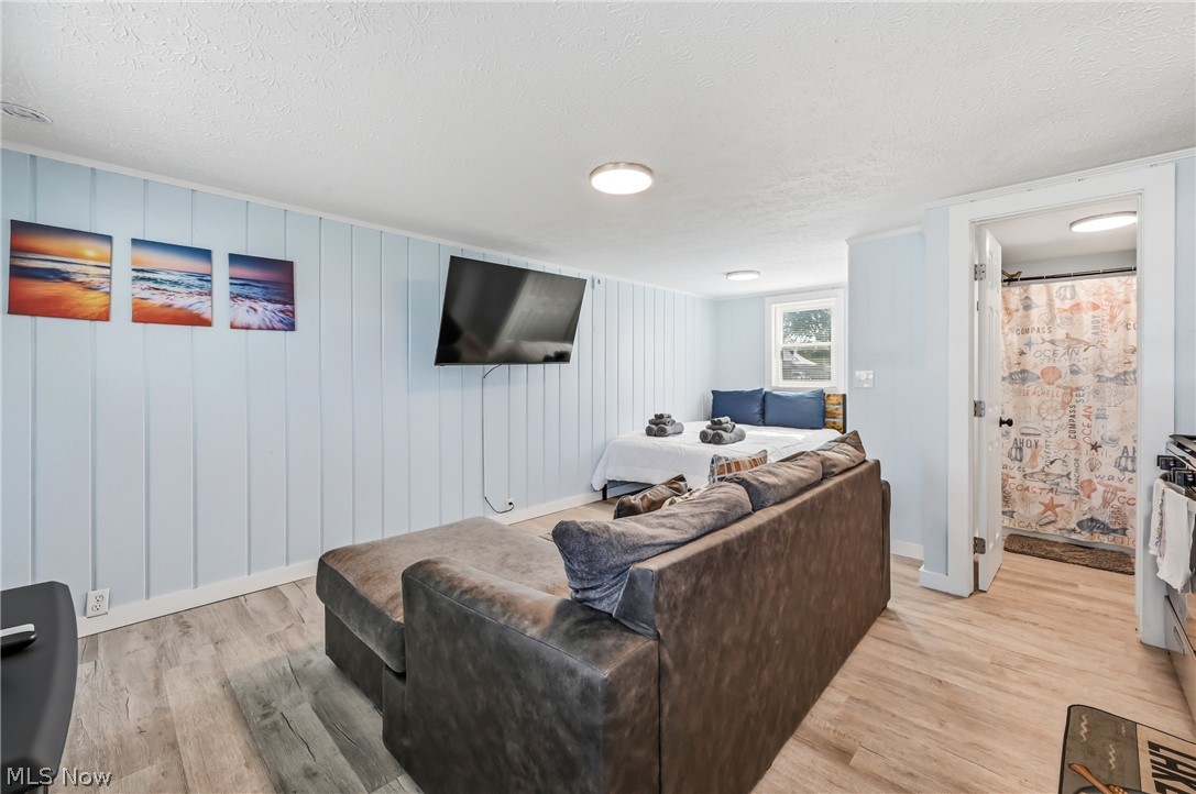 5214 Old Lake Road Geneva OH 44041