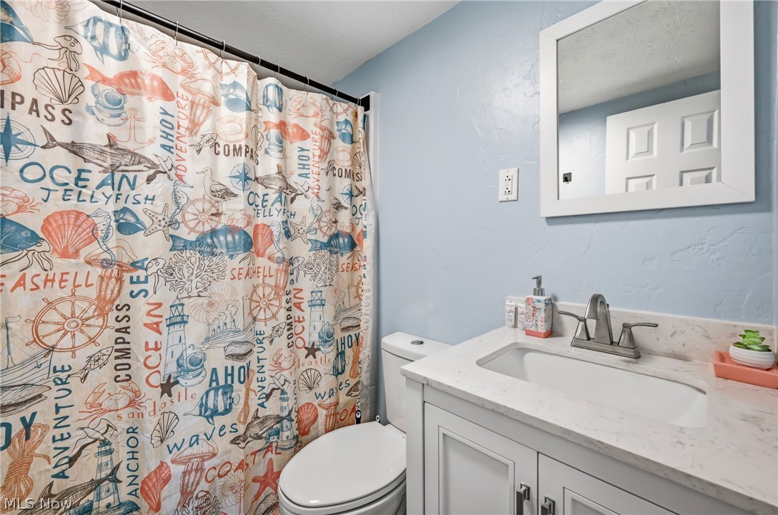 5214 Old Lake Road Geneva OH 44041