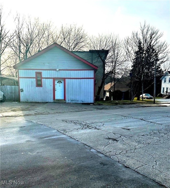 649 Wooster Road N Barberton OH 44203