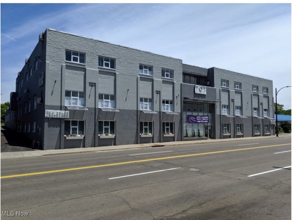 797 E Market Street Akron OH 44305