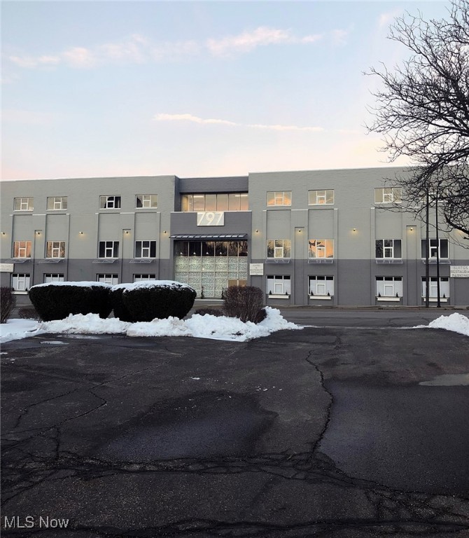 797 E Market Street Akron OH 44305