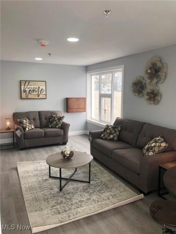 797 E Market Street Akron OH 44305