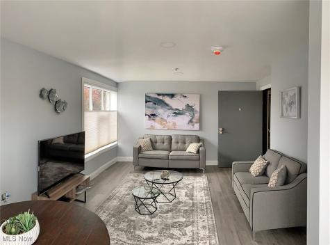 797 E Market Street Akron OH 44305