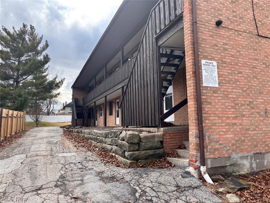 519 Crosby Street Akron OH 44302
