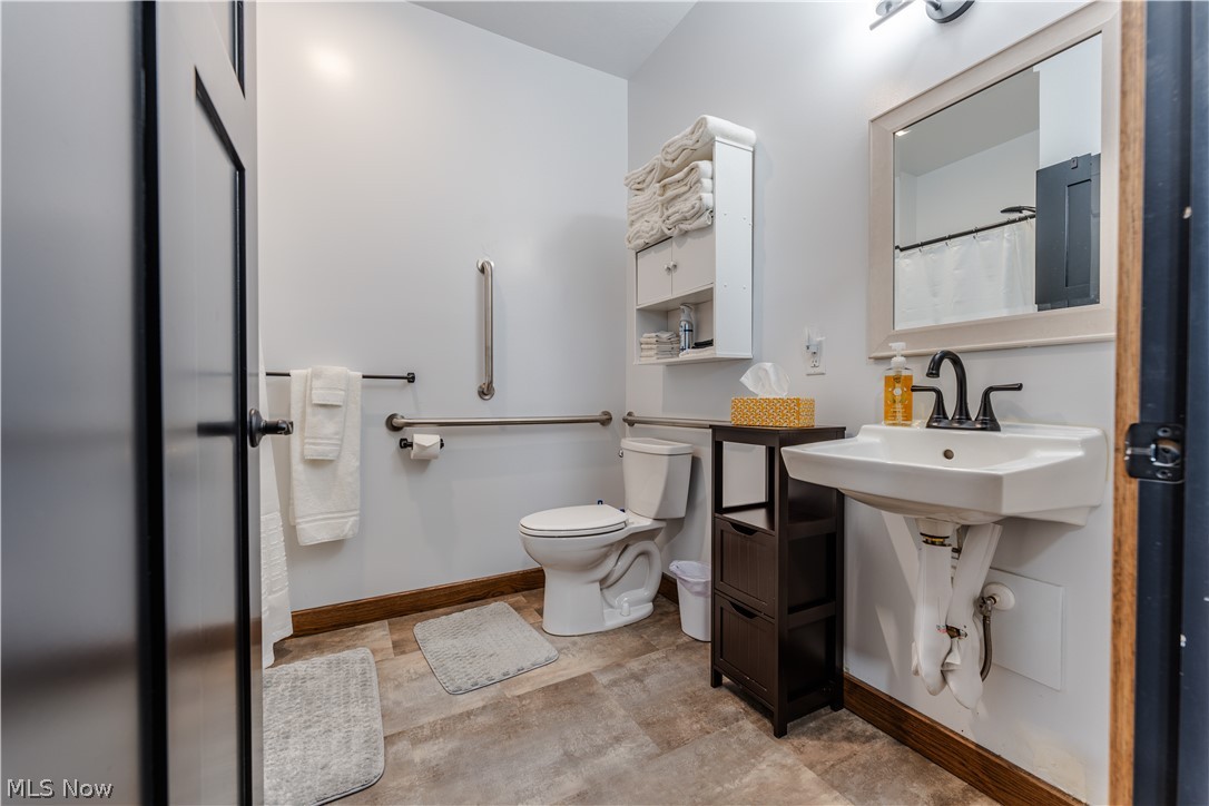 3311 Township Road 157 Sugarcreek OH 44681