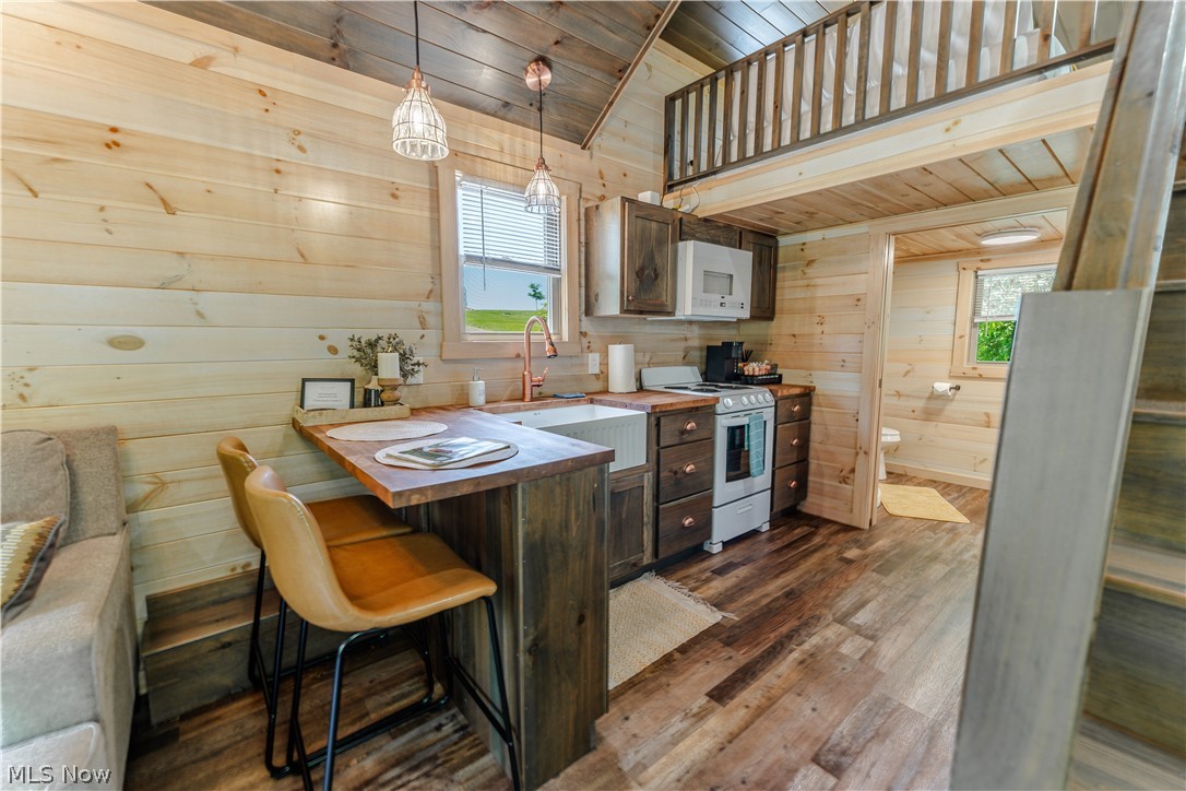 3311 Township Road 157 Sugarcreek OH 44681